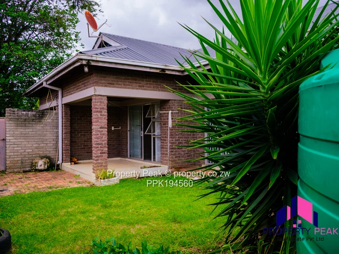 Sunlit 3-Bed Garden Flat with Solar & Garage - Newlands (Sole Mandate)