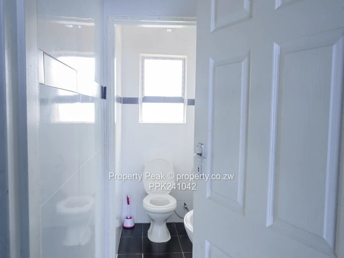 Mt Pleasant Heights 6-Bed, 6-Bath Home on 2000m² with Borehole