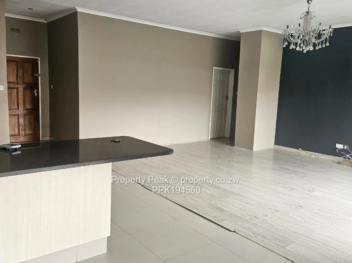 Sunlit 3-Bed Garden Flat with Solar & Garage - Newlands (Sole Mandate)