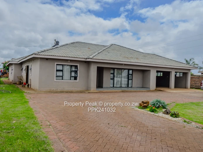 Modern 5-Bed Single-Level on 1,800m² with Borehole