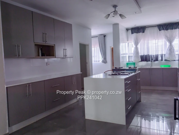 Mt Pleasant Heights 6-Bed, 6-Bath Home on 2000m² with Borehole