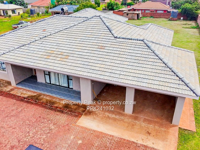 Modern 5-Bed Single-Level on 1,800m² with Borehole