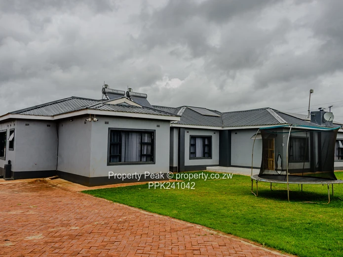 Mt Pleasant Heights 6-Bed, 6-Bath Home on 2000m² with Borehole